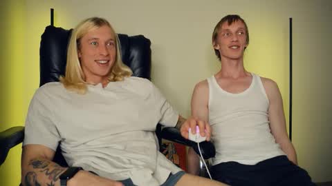 Adonis online show from 10/08/25, 06:11