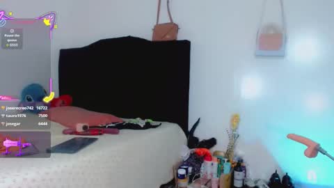 AriSaray online show from 10/18/25, 07:03