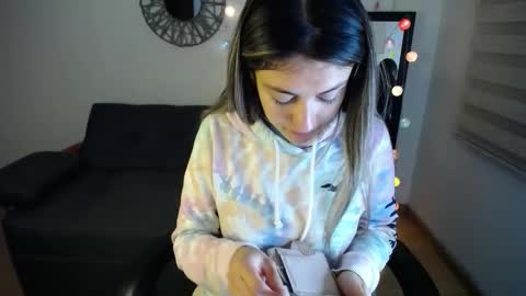 Snapshot of la_rola_ chatting on 11/28/25, 02:03 Catalina online show from 11/28/25, 02:03