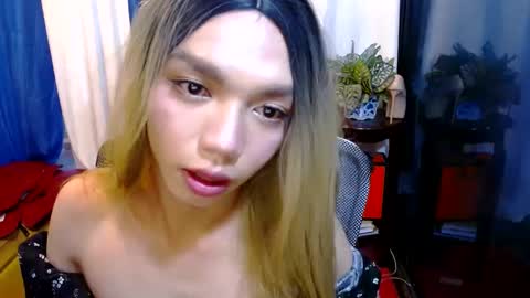 Laura online show from 01/10/25, 11:18