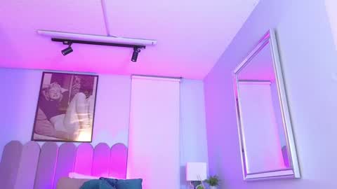 Snapshot of laady_brownn chatting on 01/10/25, 11:33 Cris online show from 01/10/25, 11:33