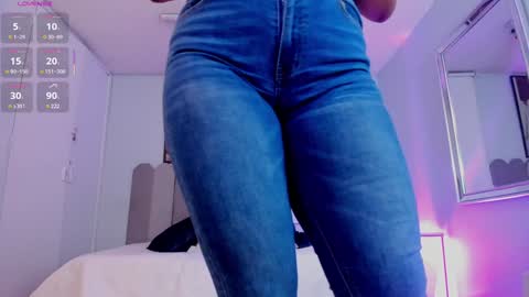 Snapshot of laady_brownn chatting on 01/29/25, 11:41 Cris online show from 01/29/25, 11:41