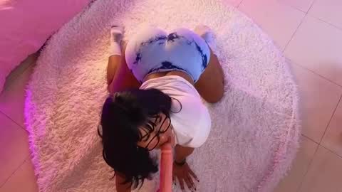 Snapshot of laady_brownn chatting on 02/22/25, 06:19 Cris online show from 02/22/25, 06:19