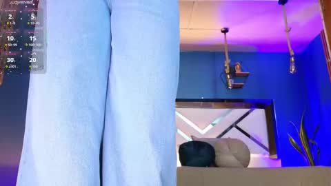 Snapshot of laady_brownn chatting on 09/22/25, 12:07 Cris online show from 09/22/25, 12:07