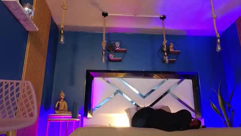 Snapshot of laady_brownn chatting on 09/29/25, 12:10 Cris online show from 09/29/25, 12:10