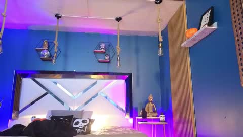 Snapshot of laady_brownn chatting on 10/01/25, 12:22 Cris online show from 10/01/25, 12:22