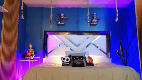 Snapshot of laady_brownn chatting on 10/03/25, 11:40 Cris online show from 10/03/25, 11:40