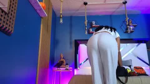 Snapshot of laady_brownn chatting on 10/08/25, 11:52 Cris online show from 10/08/25, 11:52