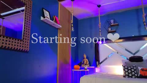 Snapshot of laady_brownn chatting on 10/17/25, 11:02 Cris online show from 10/17/25, 11:02