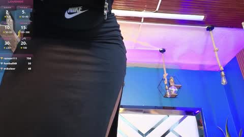 Snapshot of laady_brownn chatting on 10/18/25, 11:00 Cris online show from 10/18/25, 11:00