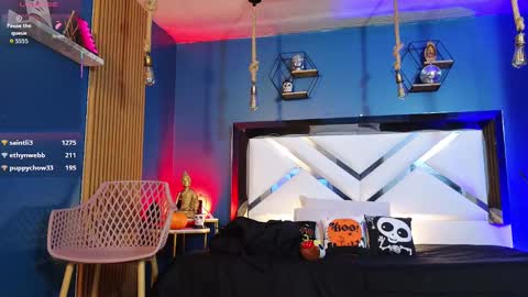 Snapshot of laady_brownn chatting on 10/24/25, 11:06 Cris online show from 10/24/25, 11:06