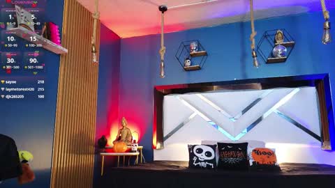 Snapshot of laady_brownn chatting on 10/28/25, 11:03 Cris online show from 10/28/25, 11:03