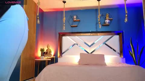 Snapshot of laady_brownn chatting on 11/05/25, 10:59 Cris online show from 11/05/25, 10:59