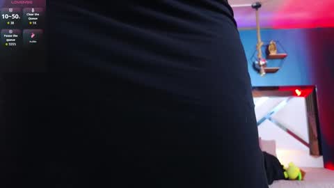 Snapshot of laady_brownn chatting on 11/27/25, 11:12 Cris online show from 11/27/25, 11:12