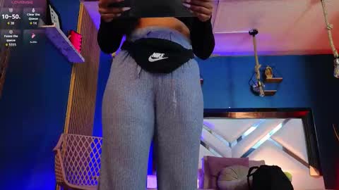 Snapshot of laady_brownn chatting on 11/29/25, 11:13 Cris online show from 11/29/25, 11:13