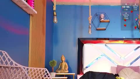 Snapshot of laady_brownn chatting on 12/01/25, 11:15 Cris online show from 12/01/25, 11:15