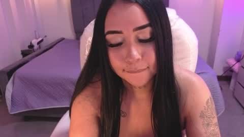 Snapshot of laara_croft chatting on 06/04/26, 09:21 L A R A online show from 06/04/26, 09:21