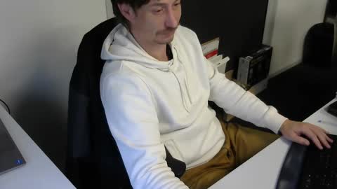 labelette007 online show from 12/12/24, 03:05