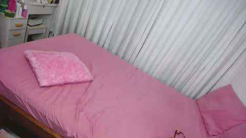 Snapshot of labonita_carla chatting on 02/20/25, 02:18 CARLA online show from 02/20/25, 02:18