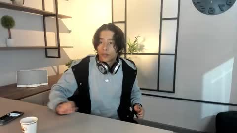 labrinthteasing online show from 10/12/25, 01:54