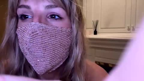 Snapshot of laceluxleather chatting on 03/04/26, 06:19 laceluxleather online show from 03/04/26, 06:19