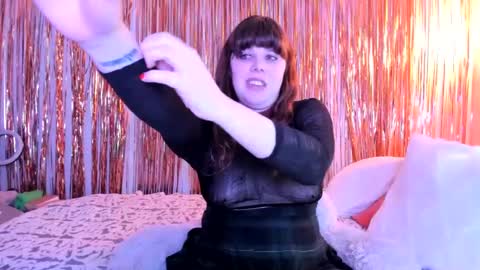 Snapshot of laceylust666 chatting on 12/16/24, 09:52 Chelsea Poe online show from 12/16/24, 09:52