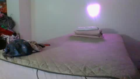 lachickadelbronx online show from 02/10/25, 12:41