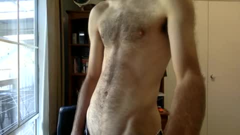 Snapshot of lachysims3 chatting on 01/24/25, 07:41 Sims online show from 01/24/25, 07:41