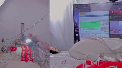 Snapshot of lacii_lost chatting on 12/11/24, 09:12 LACI LOST online show from 12/11/24, 09:12