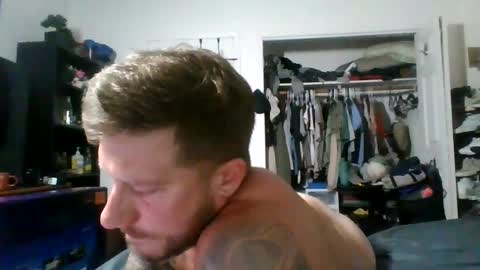 Snapshot of lacrioxcum18 chatting on 10/11/25, 01:16 lacrioxcum18 online show from 10/11/25, 01:16