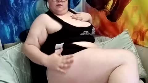 Snapshot of lacy_deville chatting on 04/12/26, 04:01 lacy_deville online show from 04/12/26, 04:01