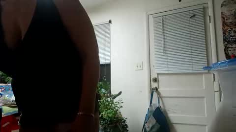 Snapshot of lacybell chatting on 01/15/25, 06:54 lacybell online show from 01/15/25, 06:54