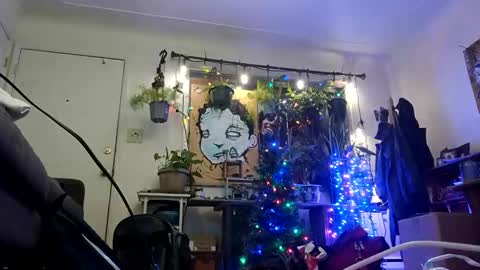 Snapshot of lacybell chatting on 01/19/25, 06:42 lacybell online show from 01/19/25, 06:42