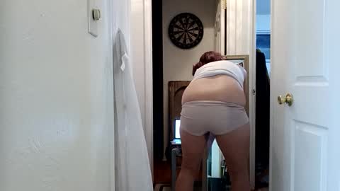 Snapshot of lacybell chatting on 02/07/25, 12:53 lacybell online show from 02/07/25, 12:53