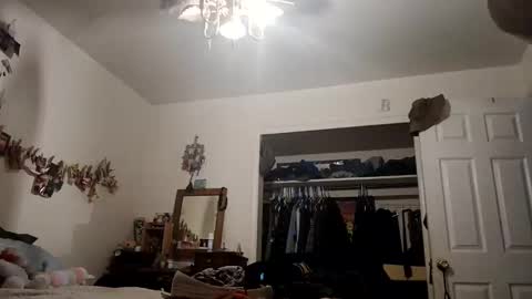 Snapshot of lacybell chatting on 10/05/25, 06:12 lacybell online show from 10/05/25, 06:12