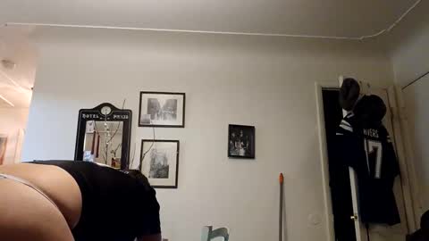 Snapshot of lacybell chatting on 11/05/25, 02:44 lacybell online show from 11/05/25, 02:44