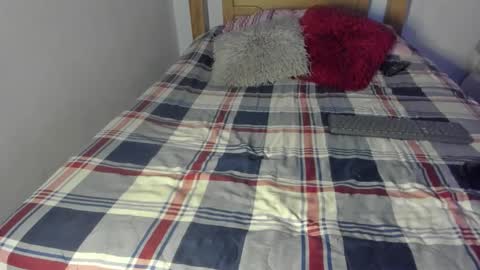 Akyra  online show from 10/28/25, 12:09