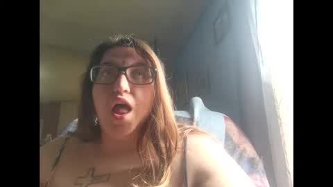 Snapshot of laddybuggie27 chatting on 02/06/25, 06:02 Laddybuggie27 online show from 02/06/25, 06:02