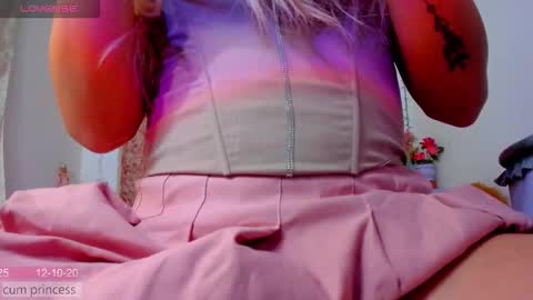 Laden And Juan online show from 10/12/25, 03:33