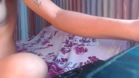 ladiekissesex online show from 02/12/25, 11:51