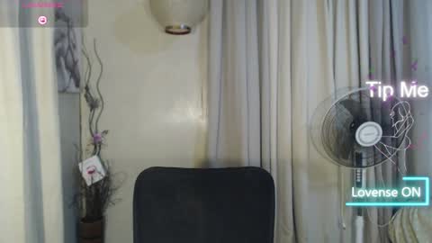 gongx13 my IG online show from 04/28/26, 02:27