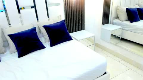 Lady  online show from 04/04/26, 01:52