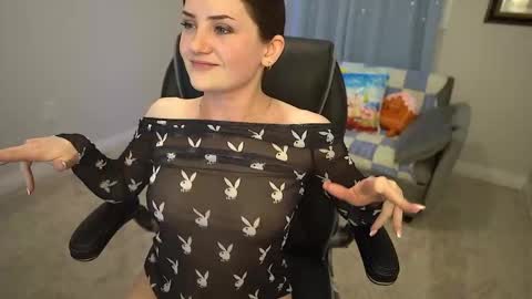 Anna online show from 12/17/25, 01:22