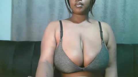 lady_dearra online show from 05/17/26, 02:53