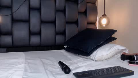 LADY  online show from 02/01/25, 05:07