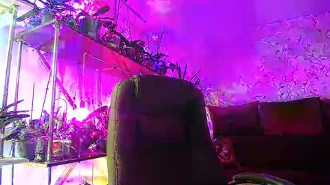 Lady Gloria online show from 11/02/25, 05:21