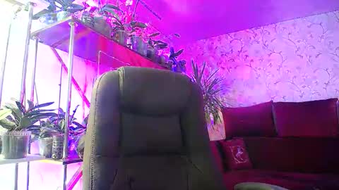 Lady Gloria online show from 11/27/25, 06:59