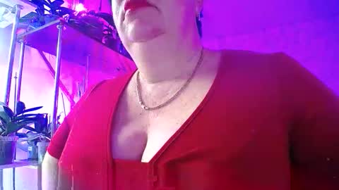 Lady Gloria online show from 12/17/25, 05:13