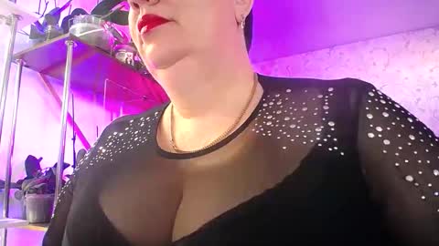 Snapshot of lady_gloria chatting on 01/17/26, 06:40 Lady Gloria online show from 01/17/26, 06:40