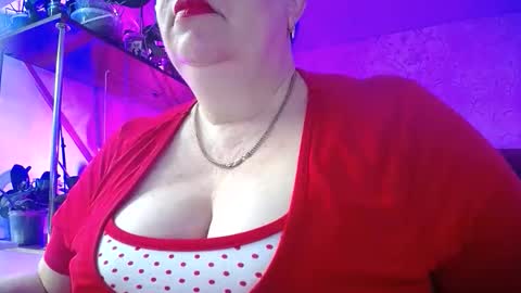 Snapshot of lady_gloria chatting on 02/16/26, 05:25 Lady Gloria online show from 02/16/26, 05:25
